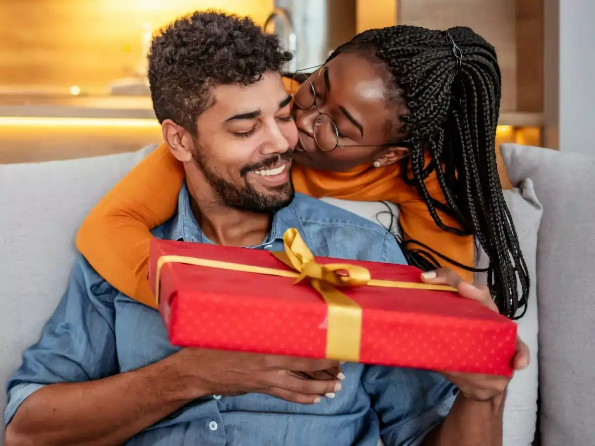 Best romantic gift ideas for her this Valentine’s Day 2023: Sweet presents women will love